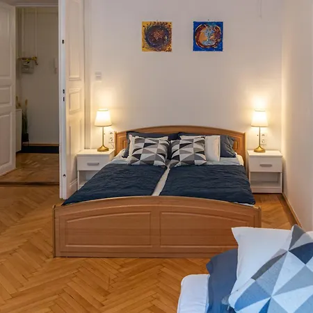Viol Apartmán *