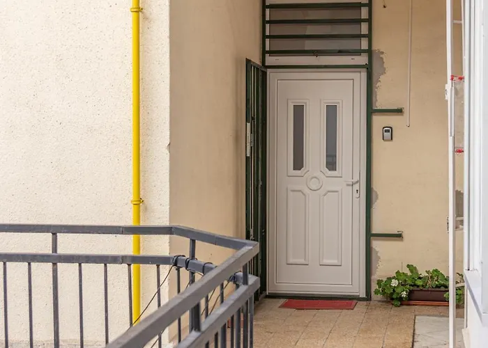 Viol Apartman *